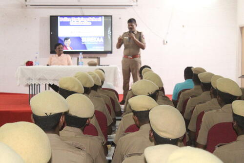 Addressing police trainees